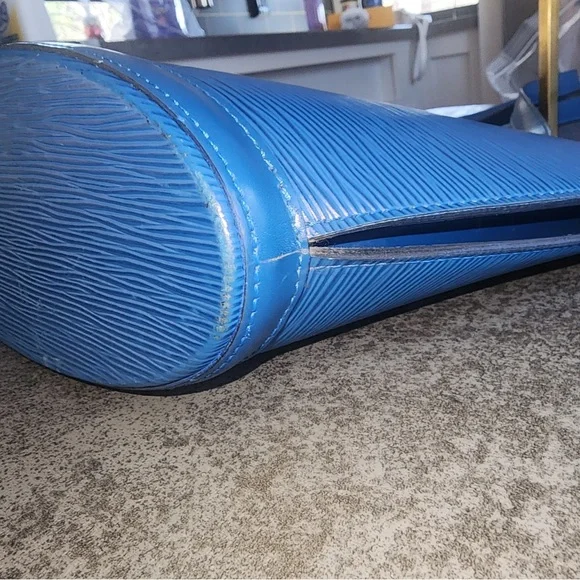 Louis Vuitton Saint Jacques Toledo Epi Shoulder Bag Authentic - Picture 4 of 9